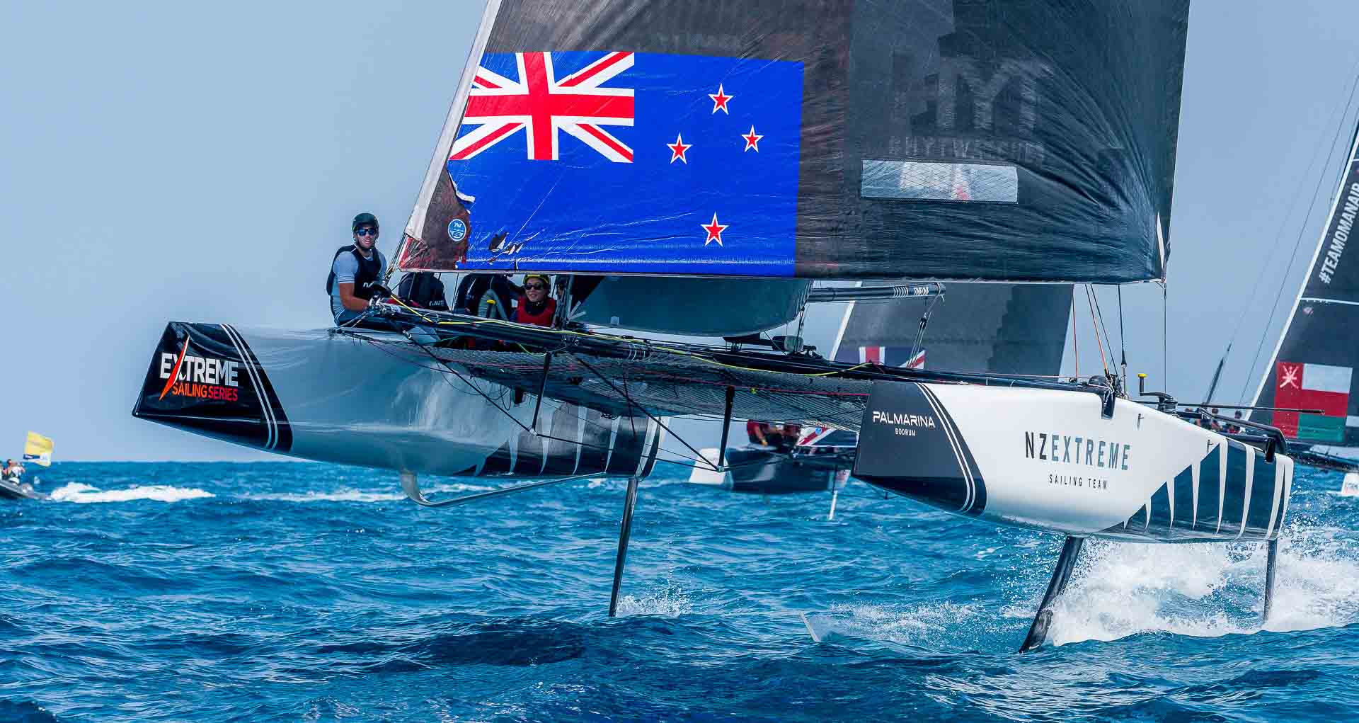 Sailing and Flying_c-Lluis Remon